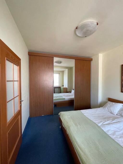 Apartman Obchodna Bratislava Exterior photo