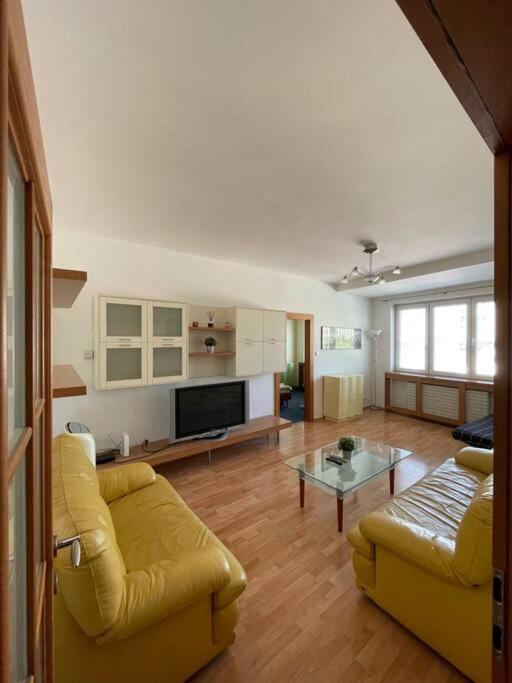 Apartman Obchodna Bratislava Exterior photo