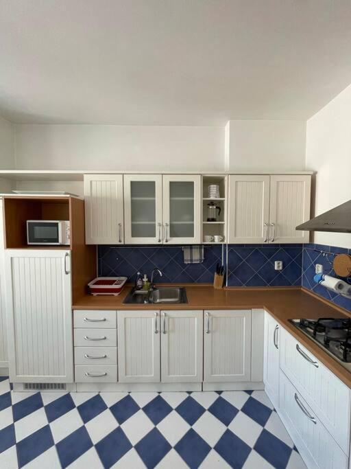 Apartman Obchodna Bratislava Exterior photo
